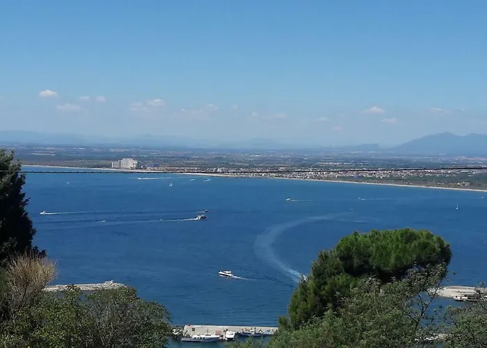 Apartamento Con Terraza Y Vistas Al Mar